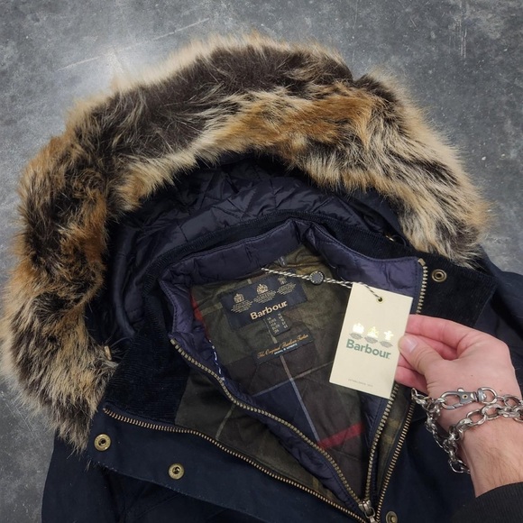 Barbour Sage Quilted Jacket with Dark Collar - Picture 5 of 5